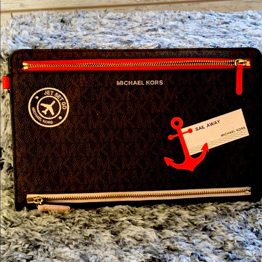 *SOLD* MK Large Wristlet